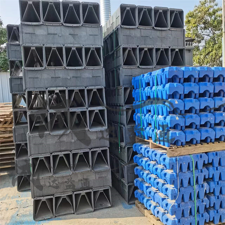 1352533049 1352533049